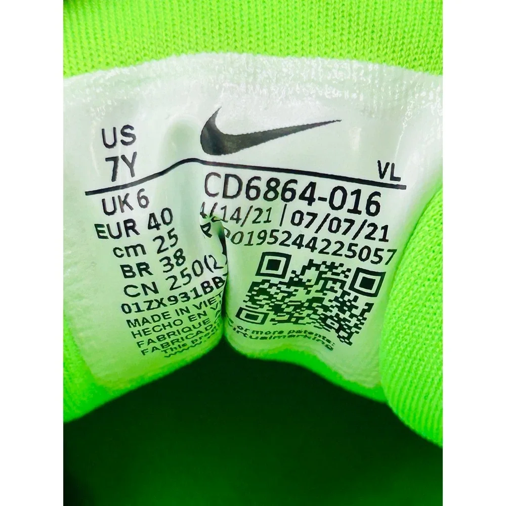 Nike Air‎ Max 90 Sneakers Youth Sz 7Y Green New